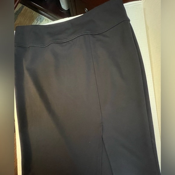 WORTHINGTON A LINE BLACK SKIRT WITH FRONT SIDE SLIT. SIZE XL - Picture 2 of 10